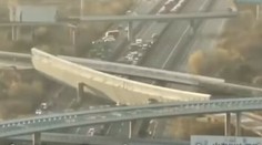 V Číne sa zrútil polkilometrový nadjazd, štyri osoby zahynuli