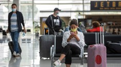 Vo svete „uviazli" pre koronavírus takmer tri milióny ľudí. Pre obmedzenia sa nedostanú domov