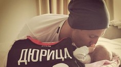 Futbalista Ďurica sa pochválil dcérkou. Takto ľúbi svoju Ninku