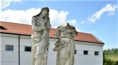 Soche Ježiša Krista odtrhol hlavu. Neznámy vandal poškodil mimoriadne vzácnu sochu na Červenom Kameni