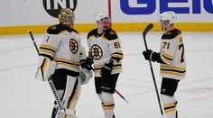 Boston a Carolinu delí jeden triumf od postupu