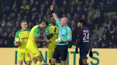 Smeje sa na ňom celý svet. Rozhodca vysvetlil svoj skrat v zápase PSG - Nantes