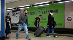 V Británii klesol počet obetí koronavírusu, môže za to zmena v rátaní úmrtí