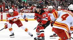 Calgary s Pospíšilom zdolalo Winnipeg, Tatar s Černákom nebodovali