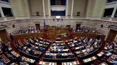 Odhlasované! Gréci začínajú oživovať ekonomiku
