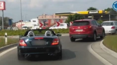 Prípad vodiča, ktorý vybrzdil sanitku a tvrdil, že jej razí cestu, má zaujímavú dohru