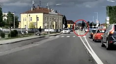 VIDEO šialenca na motorke. Znalec tvrdí, že by si zaslúžil cenu za stupiditu