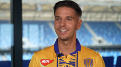 Zahral si proti Realu či Barcelone, doma má dres Benzemu. Teraz túži po úspechu na Slovensku