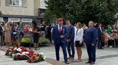 Republika si uctila SNP, Suja prišiel ako člen SZPB. Nevídaný názorový kotrmelec, odkazujú odborníci