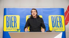 V Rakúsku môže uspieť strana, ktorá vznikla zo žartu. Sľubuje verejné pivné fontány