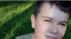 Stratený chlapec s tričkom Superman z Ptičieho sa našiel po noci strávenej vonku zranený, ale živý!