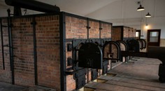 Exkurzie v múzeu v Buchenwalde narušujú neonacisti, ktorí spochybňujú holokaust