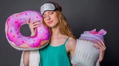 Nedostatok spánku vyvoláva chuť na sladké, deväť hodín vám uľahčí chudnutie
