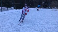 Petre Vlhovej to ide aj s hokejkou. Pozrite si jej netradičný tréning