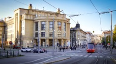 Univerzita Komenského spustila historicky prvé online štátnice. Ako prvých skúšali lekárov