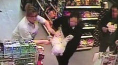 Hrdinský čin v poľskom Gdaňsku: Dusiace sa bábätko ratovala zamestnankyňa benzínky