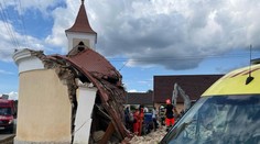 VIDEO: Na robotníka v Nedašovciach sa zrútila stena kaplnky. Zo sutín ho vyhrabávali asi hodinu