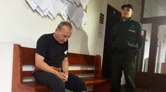 Poliak na súde: Chceli mi odrezať hlavu, ak utečencov nepreveziem