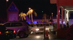 Streľba pred nočným klubom: Medzi zranenými sú aj deti