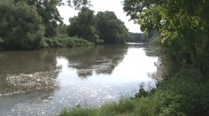 Nešťastie na Hrone. Pod hladinou zmizol muž, stále po ňom pátrajú