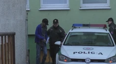 Mladík brutálne dobodal matku do krku, zachránil ju krik mladšej sestry útočníka