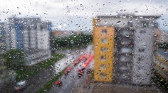 Výdatný dážď sa už prejavuje. V týchto oblastiach hrozia povodne