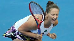 Australian Open: Kužmová so Zvonariovovou postúpili do osemfinále štvorhry