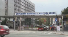 Pacientka, ktorá si odmietla pred pôrodom nasadiť rúško, mohla ohroziť deti aj rodičky