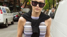 Sexy Gigi sa stráca pred očami. Prepadnuté brucho a zadok nikde