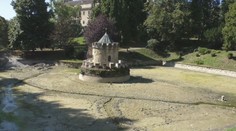 Namiesto vody bahno a burina. Ikonické jazierko pri Bojnickom zámku je prázdne