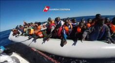 Migranti zaplavujú Európu. Počty stúpajú k státisícom