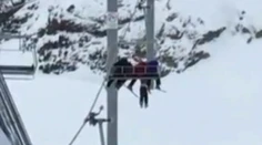 Chlapec prežil nočnú moru lyžiarov. Vypadol z lanovky