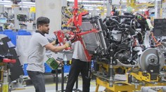 Ekonómovia nenechali na konsolidačnom balíku nitku suchú. Takto by šetrili oni