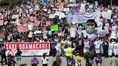 Republikánsky návrh zákona na zrušenie Obamacare v Senáte stroskotal