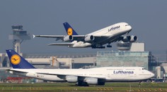 Žena porodila v lietadle Lufthansy nad Atlantickým oceánom