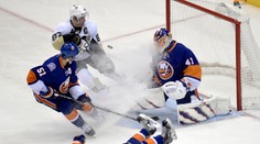 Halák opäť hviezdil, vychytal 40 striel