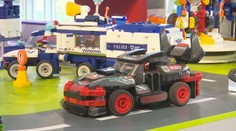 Okrem mikročipov, ktorých nedostatok pribrzdil automobilky, začínajú dochádzať aj plasty