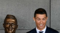 Spomínate si na Ronaldovu bustu? Teraz mu vyrobili ďalšiu, dokonca sa na neho aj podobá