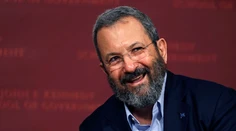 Barak sa ospravedlnil za zabitie arabských demonštrantov v roku 2000