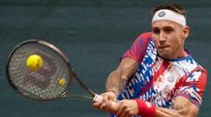 Alex Molčan na Australian Open vyradil slávneho Švajčiara, keď odvrátil mečbal. Narazí na mladú hviezdu Kanady