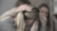 Šokujúce podozrenie! Tri maloleté sestry mal roky znásilňovať nevlastný otec