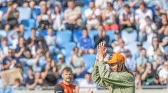 Veľkú párty na Tehelnom poli odpálil špeciálny hosť. Petra Vlhová so slávnostným výkopom