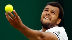 Mužskí favoriti si na Wimbledone zahrajú 2. kolo