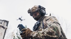 Ukrajina zasiahla v noci dronmi tri elektrické stanice a sklad paliva v Rusku