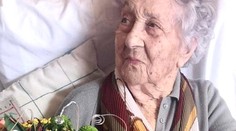 Žiť bez starostí v spojení s rodinou a priateľmi. Najstarší človek na svete prezrádza svoj recept na dlhovekosť