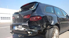 Opitý šofér (39) vrazil do auta policajta, viezlo sa v ňom iba ročné dievčatko