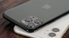 Na Slovensku sa vo veľkom predávali falošné výrobky značky Apple. Colníci zaistili vyše 15-tisíc falzifikátov