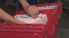 Kto chce voliť zo zahraničia, môže sa registrovať. Výroba volebných materiálov prešla zmenami