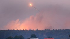 VIDEO: Masívny výbuch muničného skladu na Ukrajine, hasí ho až 1200 hasičov