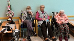 Nová vláda chce priškrtiť rodičovské dôchodky. Pozreli sme sa, čo seniori získajú a čo stratia